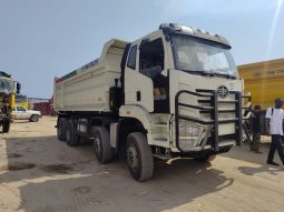 BENNES 8X4 FAW J6L de 390 CH